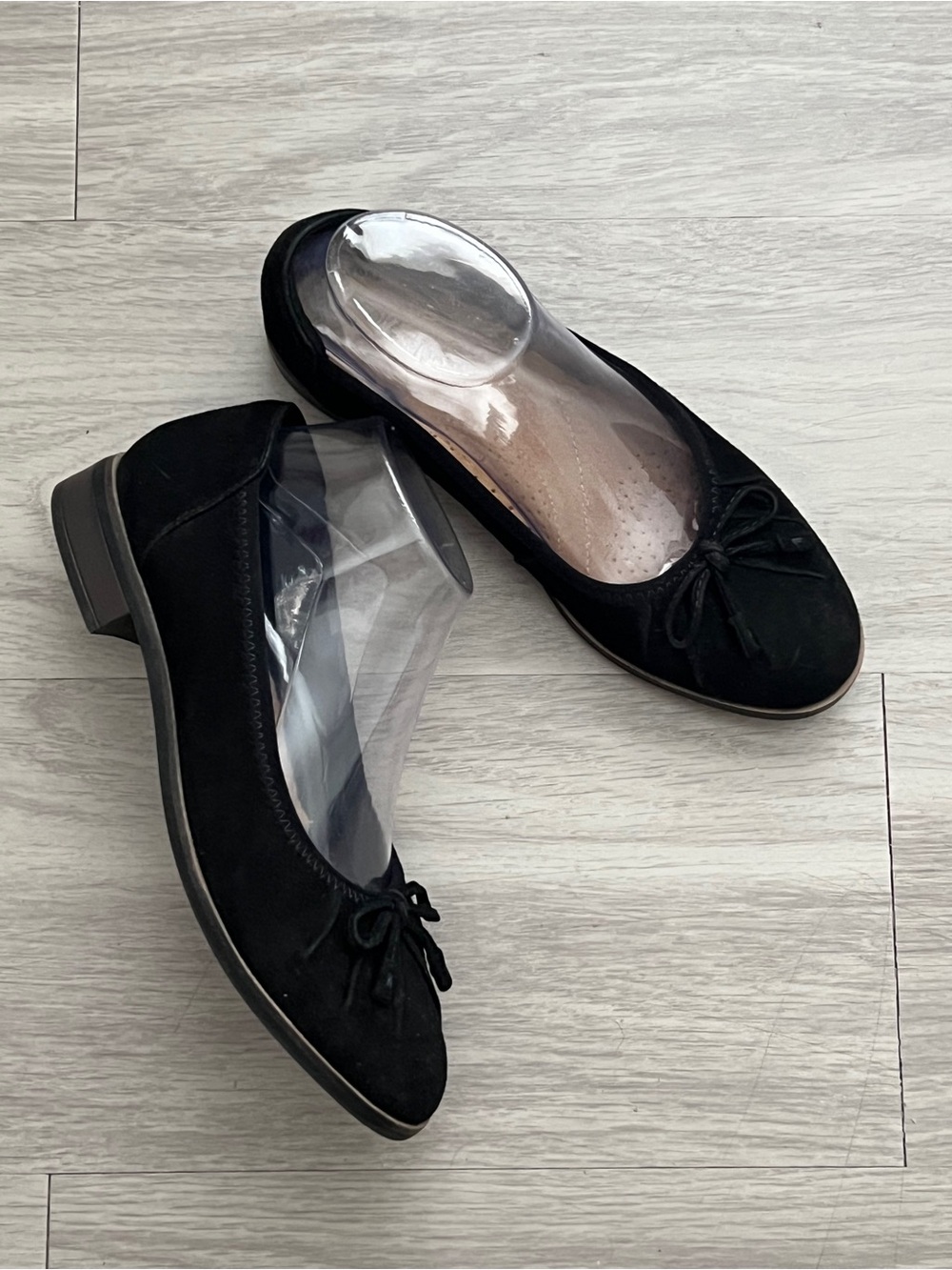 Clarks Collection Black Suede Ballet Flats Bow Comfort Shoes 7.5M